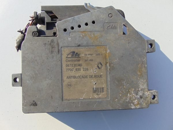 Computadora ECU Renault 7700830226 10.0941-1400.4 - Imagen 3