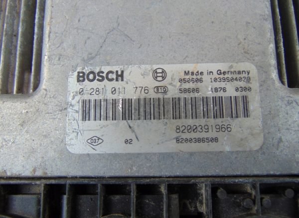 Computadora ECU Renault 1.9DCI 0281011776 8200391966 - Imagen 3