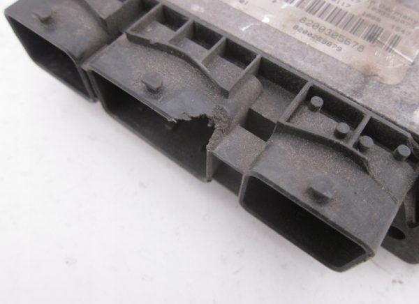 Computadora Renault 1.9 DCI 0281011275 8200305678 - Imagen 4