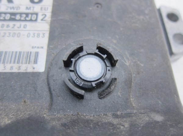 Computadora Suzuki 33920-62J02 MB112300-0383 - Imagen 4