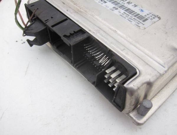 Computadora Ecu Centralita Volkswagen Golf 036906014CG IAW4AV.VO - Imagen 3