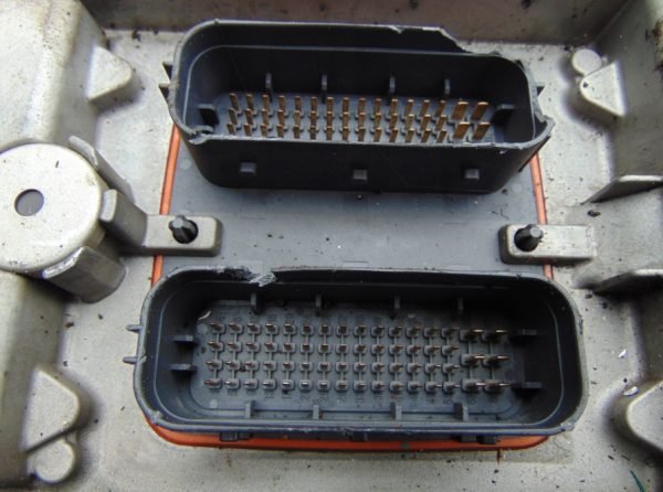 Computadora ECU Centralita Renault Volvo TRW 60100011 P02 P60100011 - Imagen 4