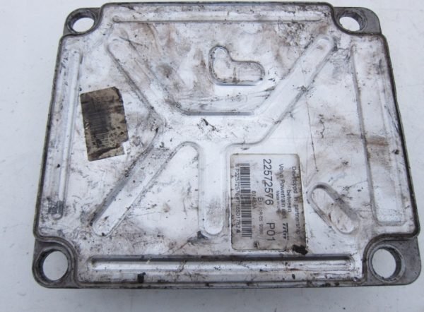 Computadora ECU Centralita TRW 22572576 P22572576 P01 VOLVO RENAULT - Imagen 3