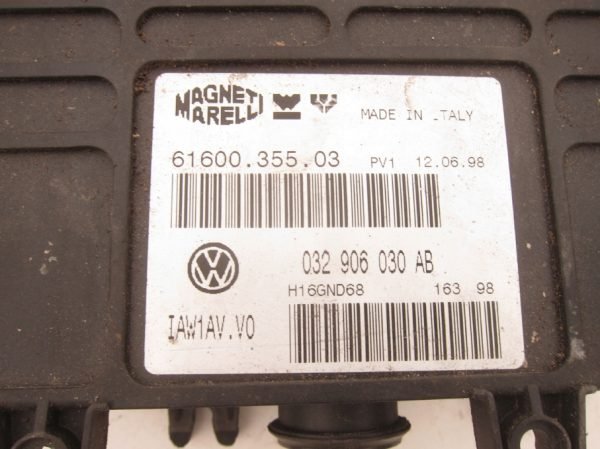 Computadora Centralita Ecu Volkswagen Polo IAW1AV. VO 032906030AB - Imagen 2