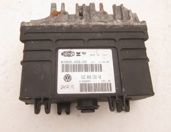 Computadora Centralita Ecu Volkswagen Polo IAW1AV. VO 032906030AB