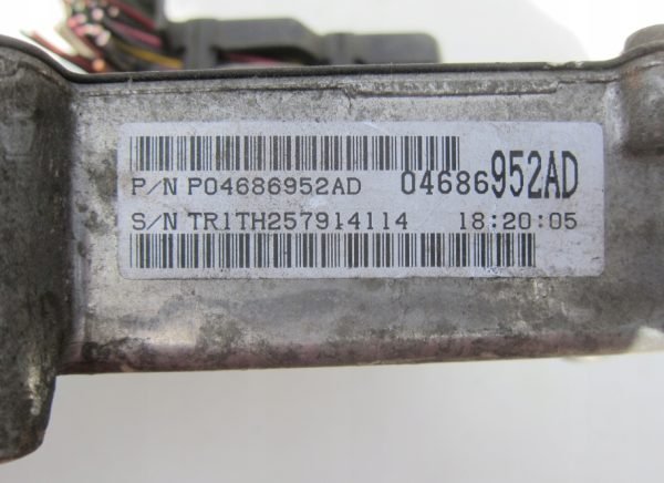 Computadora Centralita Ecu Chrysler 04686952AD P04686952AD - Imagen 2