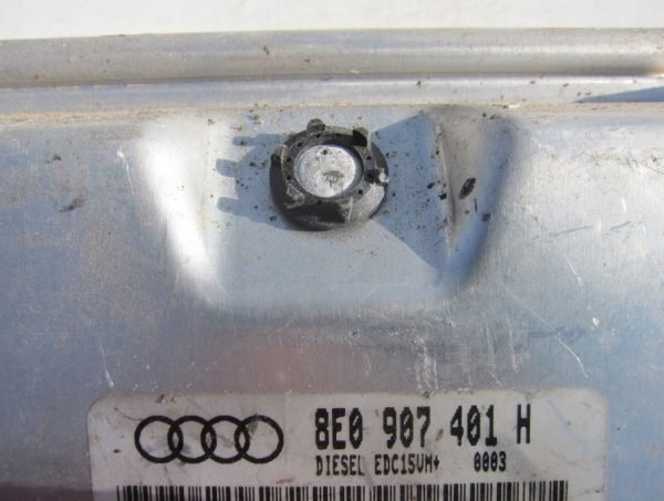 Computadora Centralita Ecu Audi 0281011388 8E0907401H - Imagen 5
