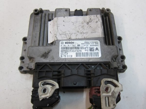 Computadora Centralita Ecu Citroën Peugeot 0281017937 9677031380