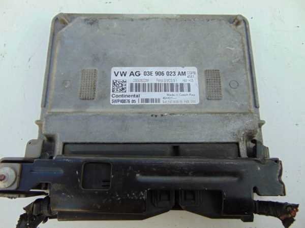 Computadora Centralita Ecu 5WP4087605 03E906023AM Volkswagen
