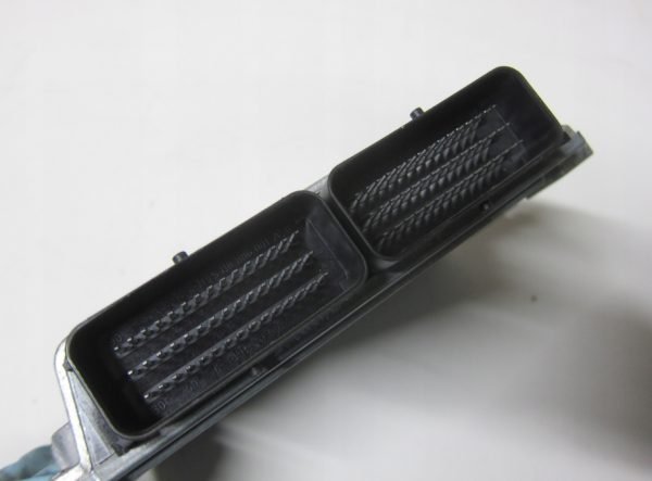 Computadora Centralita Ecu Renault S110140051A 8201056019 8201033964 - Imagen 4
