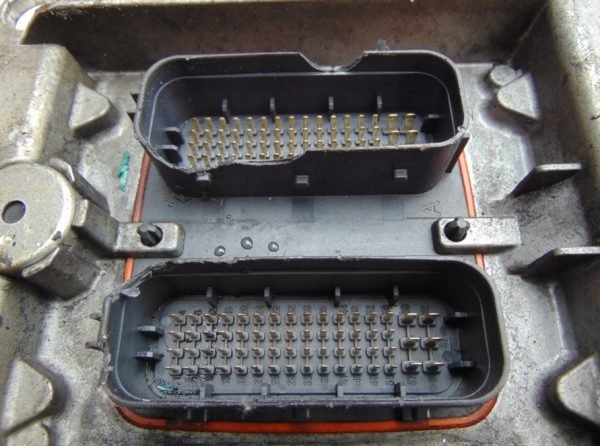 Computadora Centralita Ecu Volvo Renault TRW 60100010 P06 P60100010 - Imagen 4