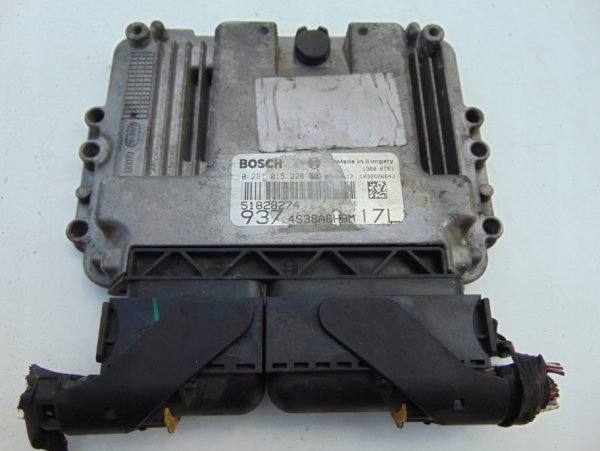 Computadora Centralita Ecu Alfa Romeo 0281015228 51828274