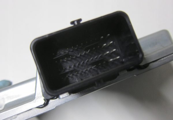 Computadora Centralita Ecu Renault 31036JY01C 310320277R A64-000 Nissan - Imagen 5