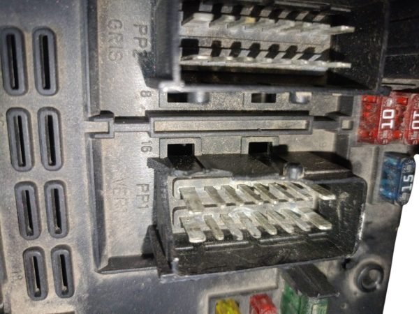 9643537880 CAJA RELES BSM B5 FUSIBLES PEUGEOT 307 - Imagen 7
