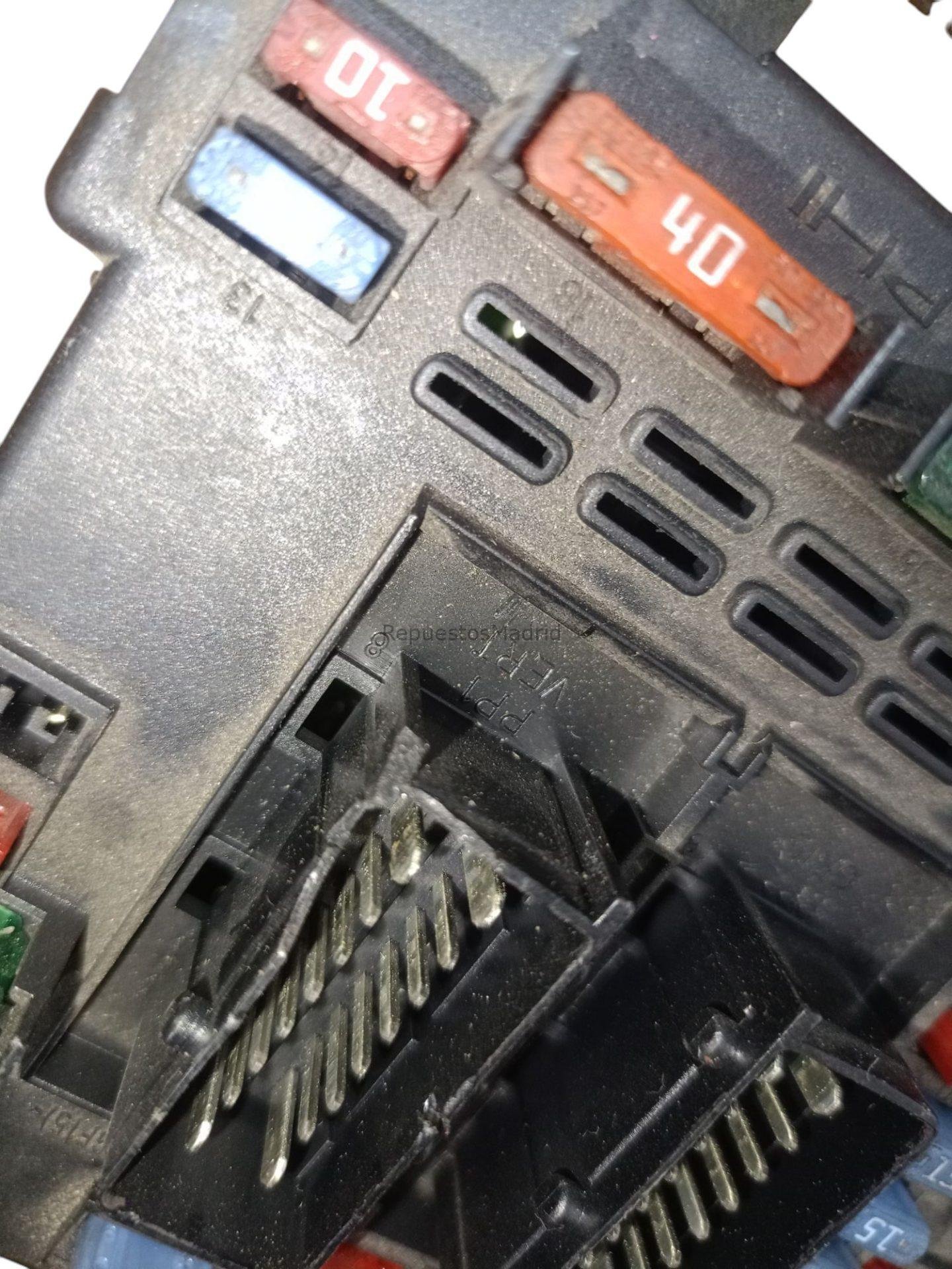 BSM B4 Caja de fusibles Peugeot 206 307 9650663980 - Imagen 2