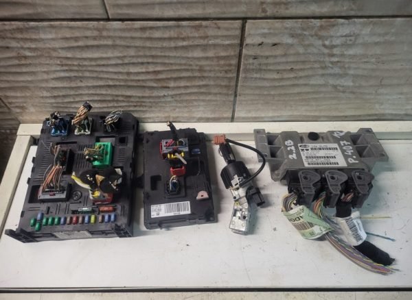 Conjunto Kit Peugeot 407 2.2 ECU+LLAVE+BSI IAW6LPB