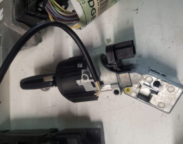 Conjunto Kit Peugeot 407 2.2 ECU+LLAVE+BSI IAW6LPB - Imagen 6