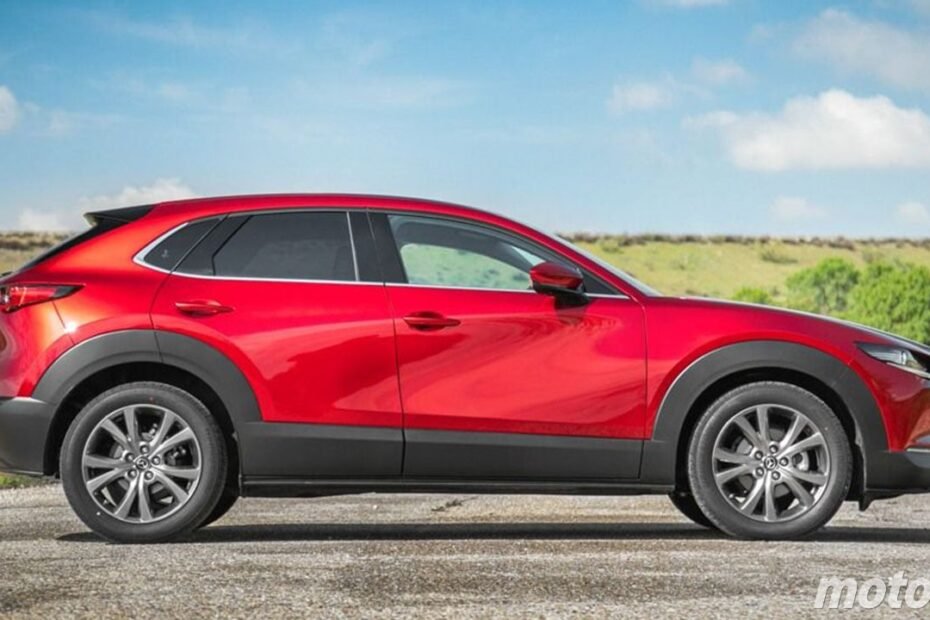 6.700 € de rebaja, etiqueta ECO y automático, el SUV de Mazda que arrasa preocupa a Skoda con un precio más ajustado