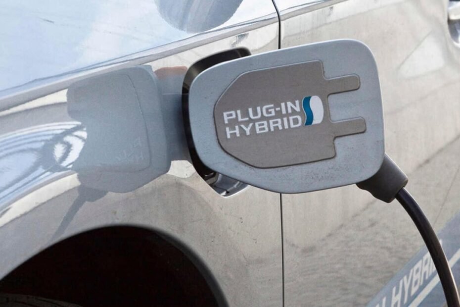 Cargarás el PHEV sí o sí, Europa ya sabe cómo obligarte a acabar con la trampa… si es que no te castiga más