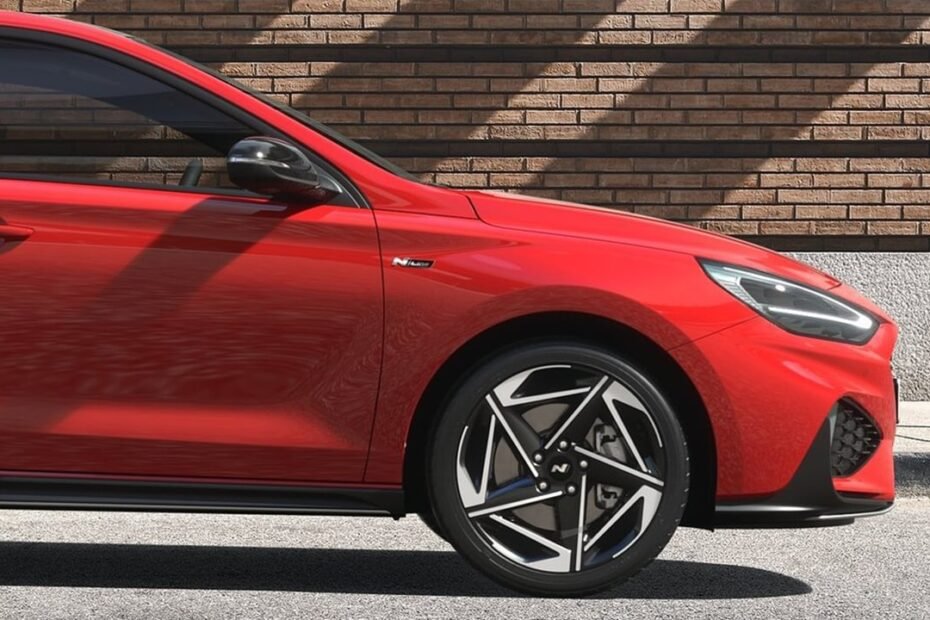Con 6.700 € de descuento y un motor fiable, este compacto pone en apuros a Skoda y SEAT