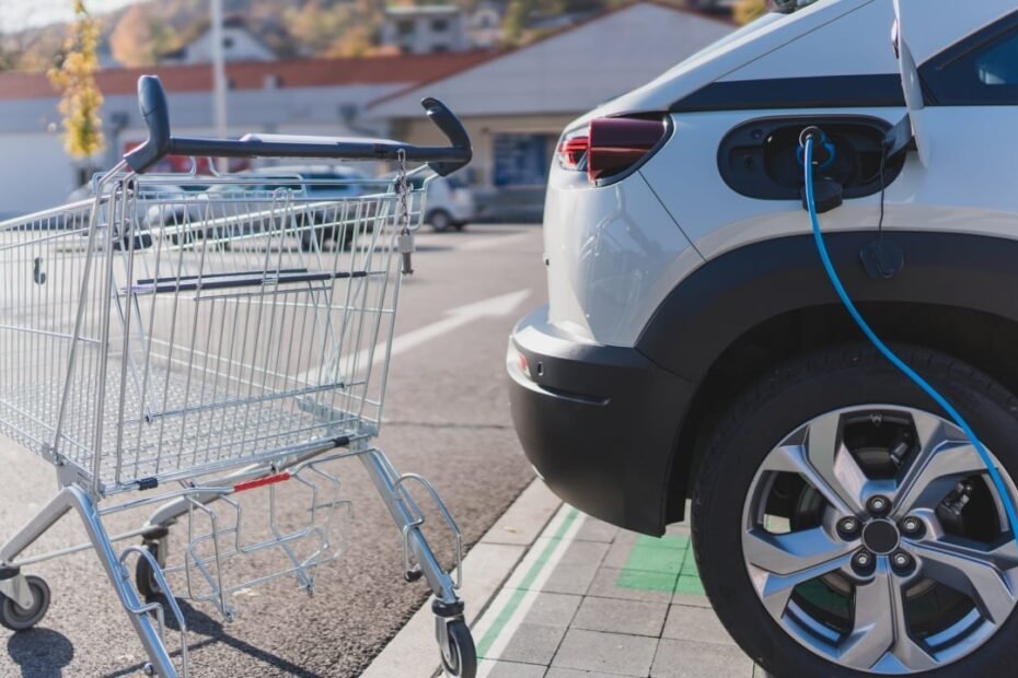 Cuesta creerlo, pero esta famosa cadena de supermercados supera en puntos de carga a países europeos enteros