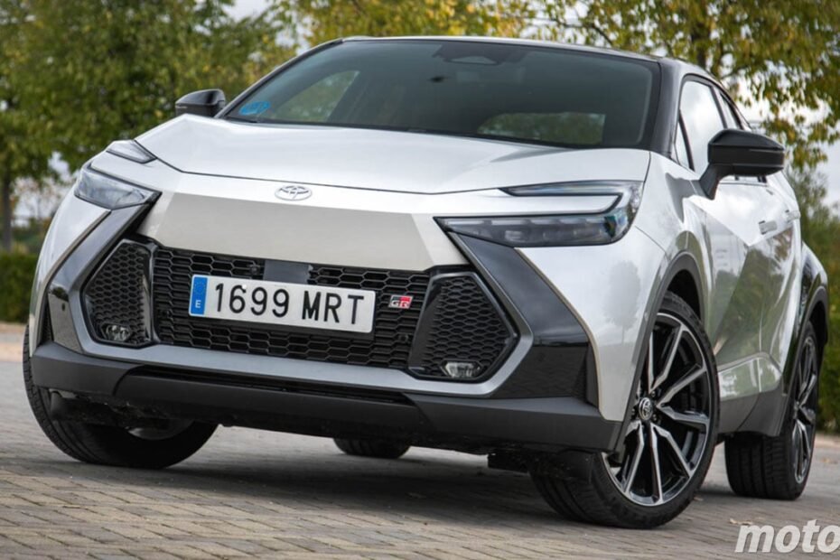 El mejorado Toyota C-HR ya tiene precios, llega la gama 2026 con más acabados y equipamiento