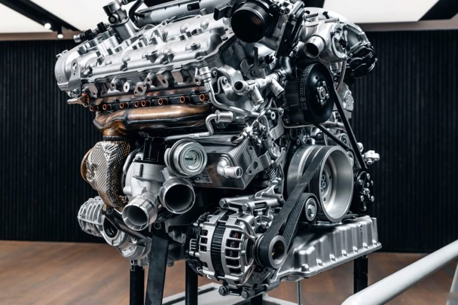 El motor W12 se resiste a morir en 2025 y la marca más purista ha patentado un diseño que nos da esperanza