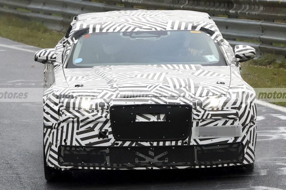 El nuevo Jaguar eléctrico ya rueda a toda velocidad en Nürburgring, el heredero del mítico XJ desafía a Tesla y Bentley
