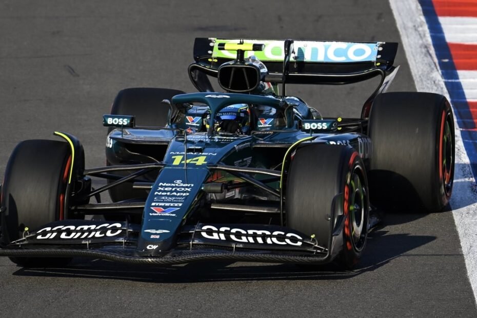 Fernando Alonso 'aplaude' a Hamilton tras su último encontronazo en libres: "Hemos hecho cambios"
