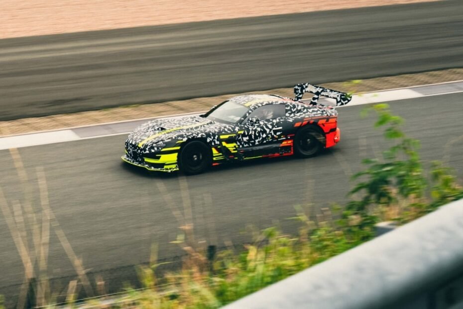 Mercedes-AMG muestra en acción por primera vez su respuesta al 911 GT2 RS, su GT más extremo para circuitos