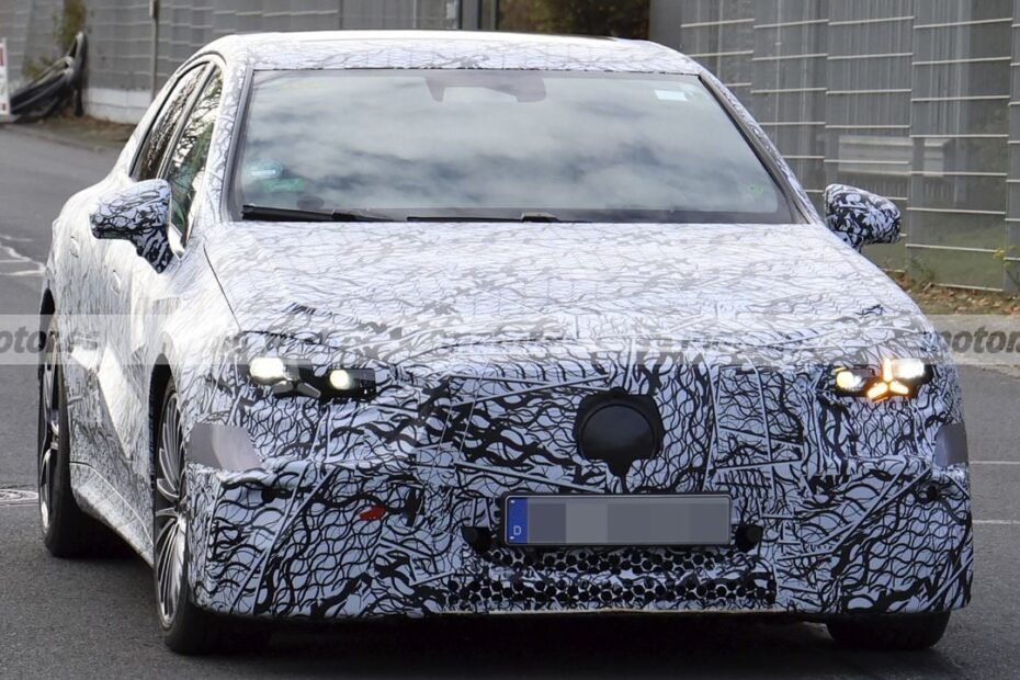 Mercedes "destapa" el nuevo Clase C eléctrico, 1.000 km sin recargar que cambiarán las reglas del juego