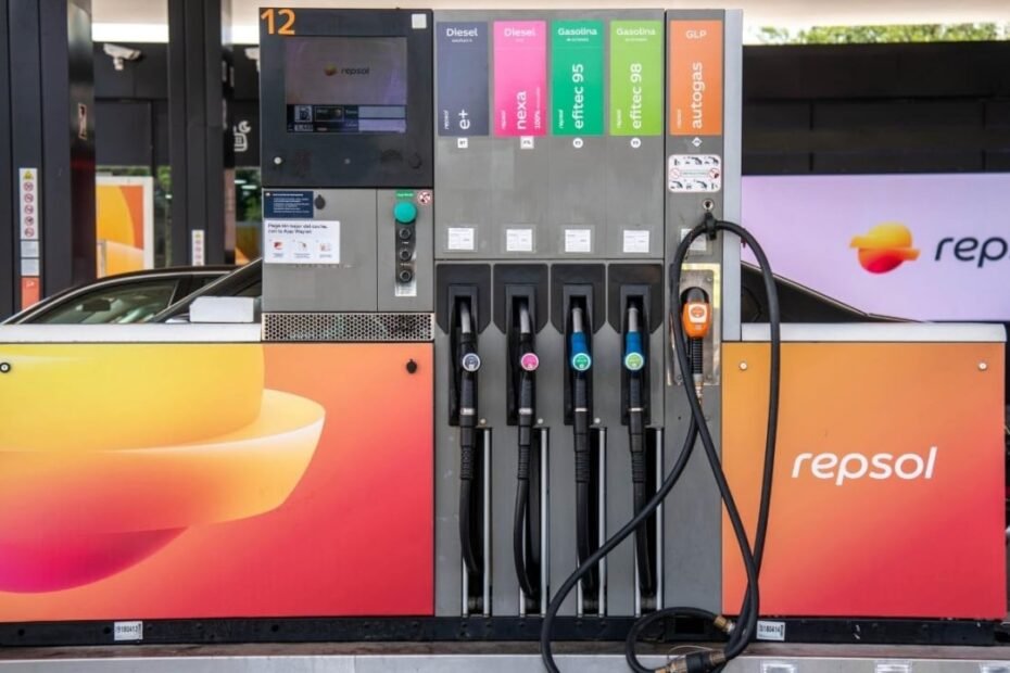 Parecía una quimera, pero Repsol ya ofrece gasolina renovable en España (y también en el Dakar)