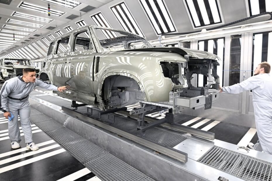 Un hacker paralizó Jaguar Land Rover en todo el mundo. Seis semanas han tardado en reiniciar las fábricas