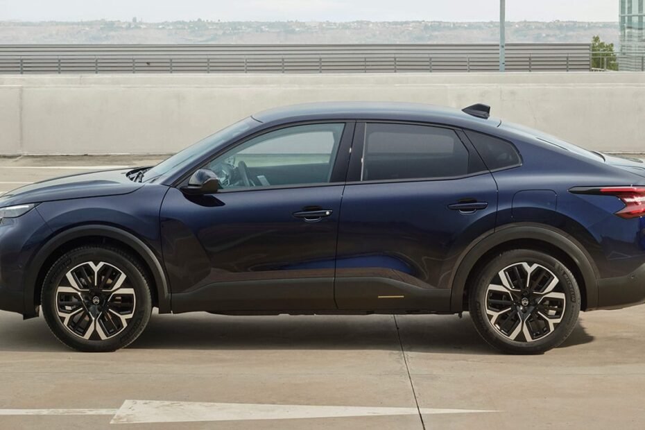 Baja 9.500 €, cuesta como un Dacia, tiene etiqueta ECO y es automático, este sedán barato es un chollo difícil de ignorar