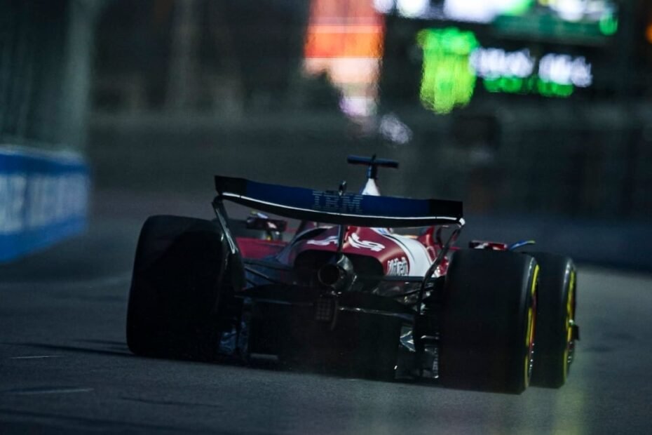 Charles Leclerc encabeza la tímida primera toma de contacto con el Strip