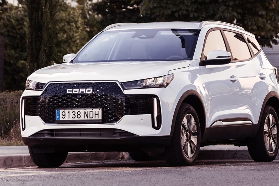 Con 7.200 € de rebaja, el EBRO S400 híbrido ofrece 211 CV con etiqueta ECO y equipamiento completo a precio de Dacia