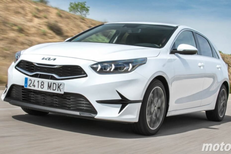 Con buen maletero, etiqueta ECO y 5.100 € de rebaja, el KIA Ceed es un chollo con cambio automático