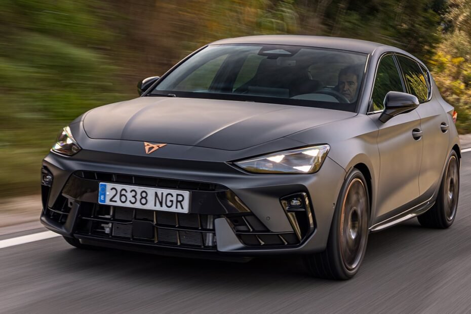 El nuevo CUPRA León VZ llega con 325 CV y una puesta a punto que pone en aprietos al Volkswagen Golf GTI