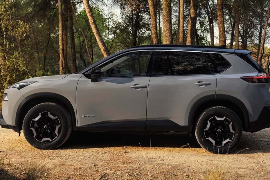 El SUV 4x4 ideal para familias es eficaz en todoterreno y, con 9.900 € de rebaja y motor híbrido, desafía al RAV4 con hasta 7 plazas