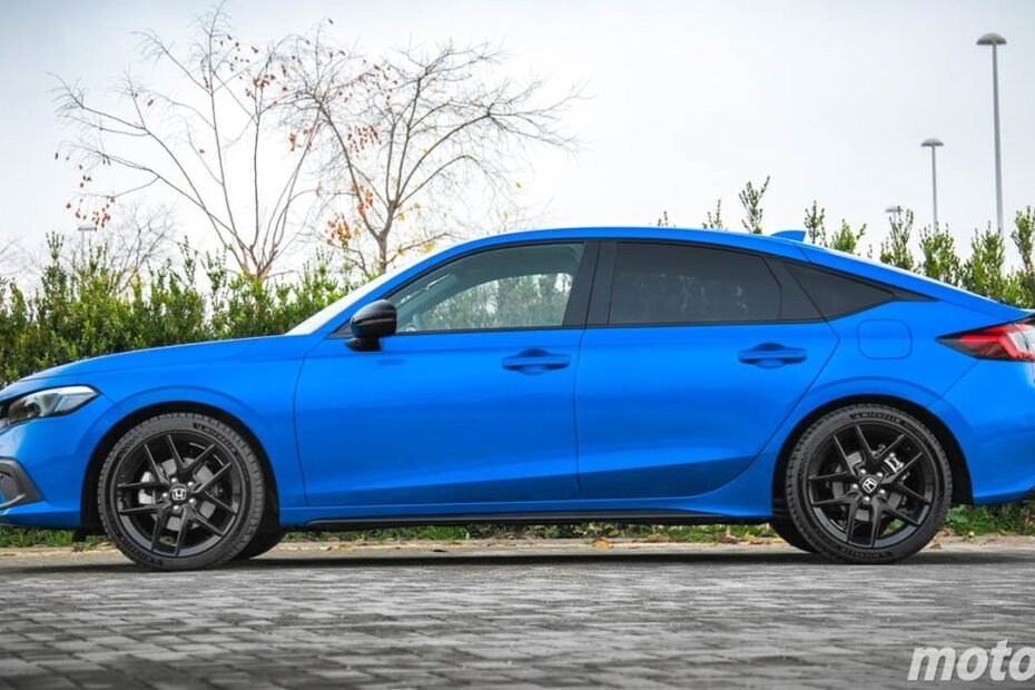 Este híbrido de 184 CV, 5 L/100 km y etiqueta ECO complica la vida al Mazda3… y encima ahora cae 2.200 €