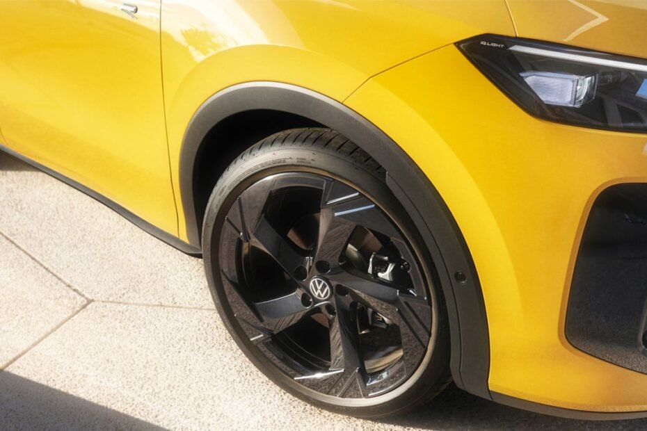 Esto es lo que Volkswagen no quería enseñar aún, el  nuevo T-Roc R se adelanta y deja ver su lado más radical