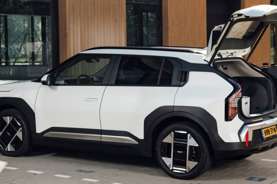 KIA convierte su exitoso SUV eléctrico en una furgoneta, el EV3 ahora también sirve para trabajar