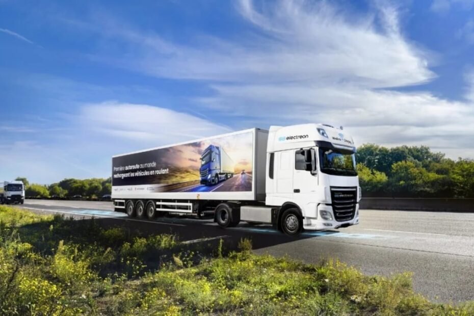 La carretera que recarga coches eléctricos existe en Francia, y ya entrega potencia de supercargadores de Tesla