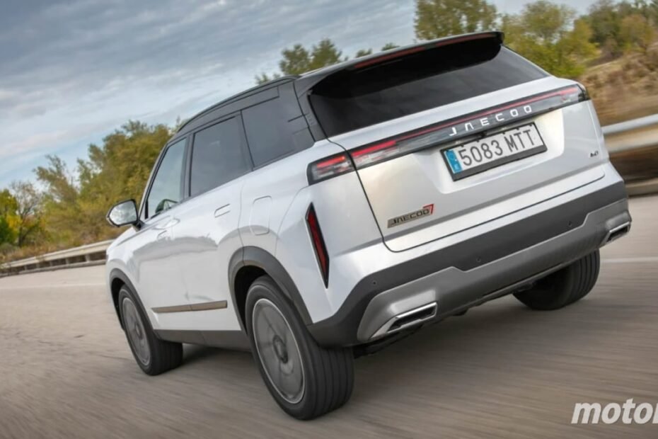 Llevo más de 25 años conduciendo y estas son las mayores mentiras que nos contaron sobre la conducción ‘eficiente’