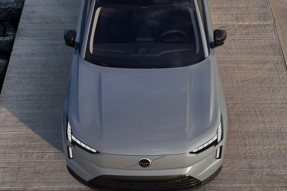 Lo que Volvo ha quitado del EX90 y ES90 2026 hará que los mires de otra manera