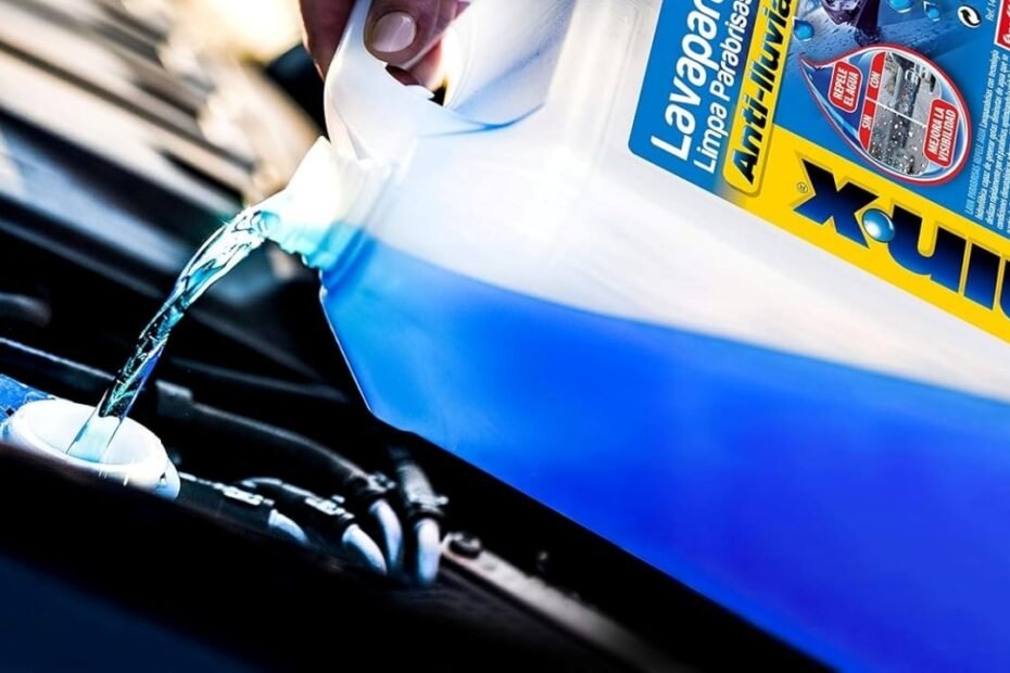 Lo venden en Amazon y cuesta menos de 10 euros: el secreto para ver claro con lluvia intensa