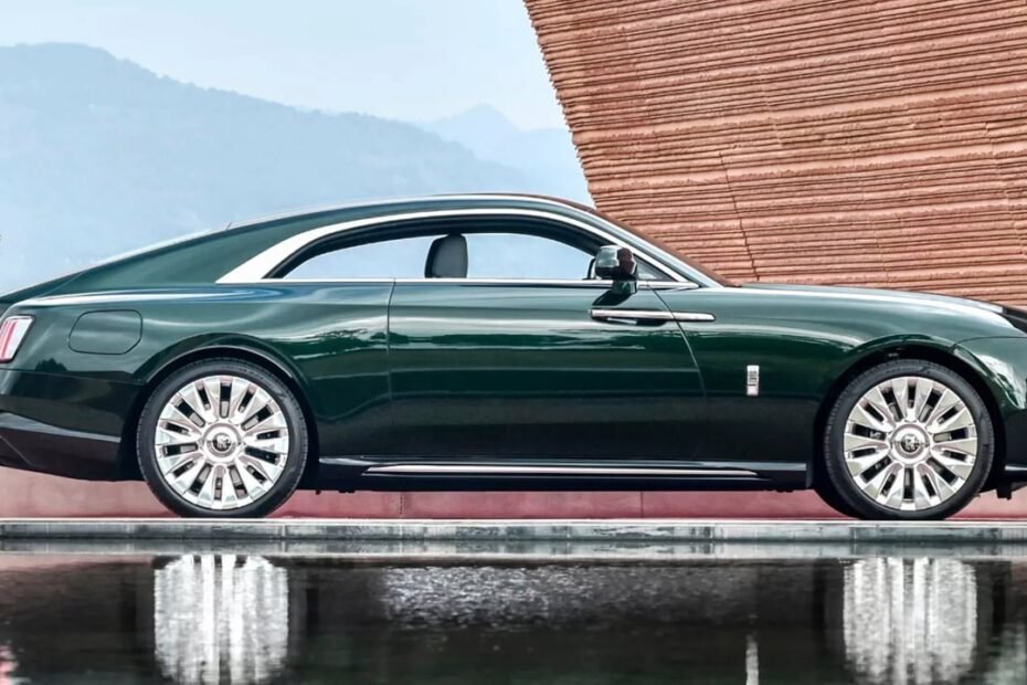 Rolls-Royce hace la primera rebaja de su historia en el Spectre, ¿el lujo deja de ser intocable?