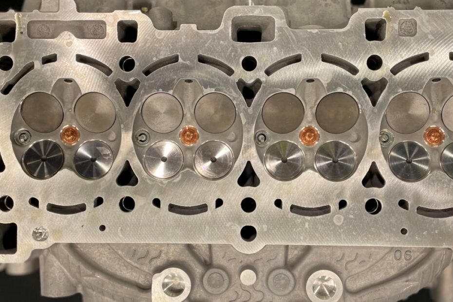 Stellantis recurre a tecnología de Fórmula 1 para su nuevo motor turbo que supera los 300 CV