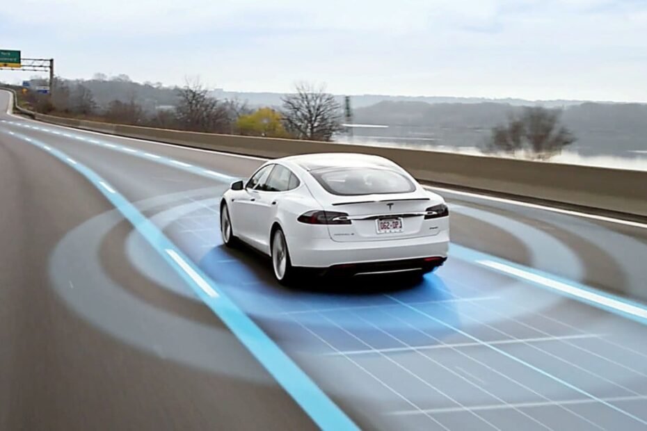 Tesla, Google y la nueva batalla por el coche autónomo: así avanza la carrera que quiere sacar al humano del volante