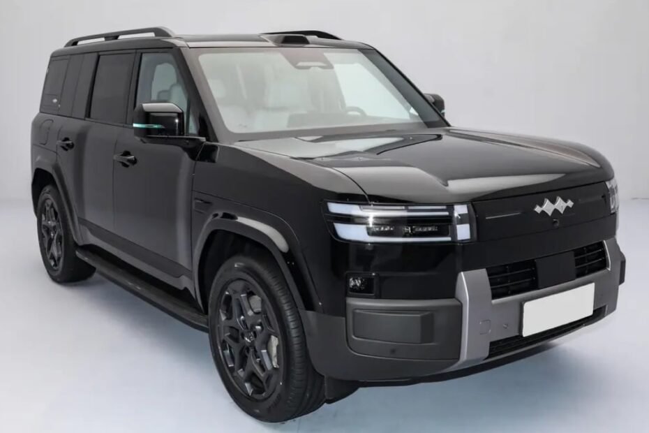 BYD rompe esquemas con su nuevo 4x4 híbrido, un Defender gigantesco con el que quiere conquistar el territorio SUV